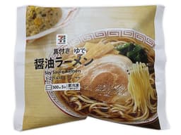 セブンプレミアムの７プレミアム　具付き醤油ラーメン