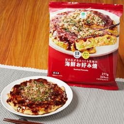 ファミリーマートの旨み広がるふっくら生地の海鮮お好み焼