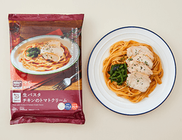 ローソンセレクトの生パスタ　チキンのトマトクリーム