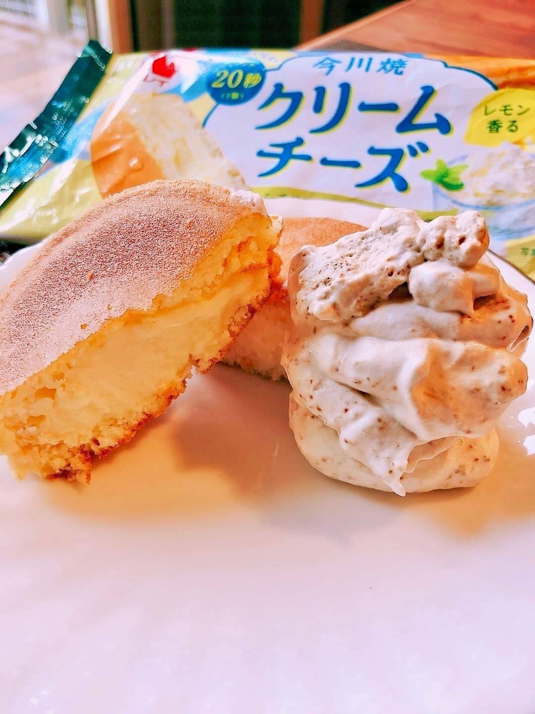 今川焼のコーヒークリーム添えの完成写真