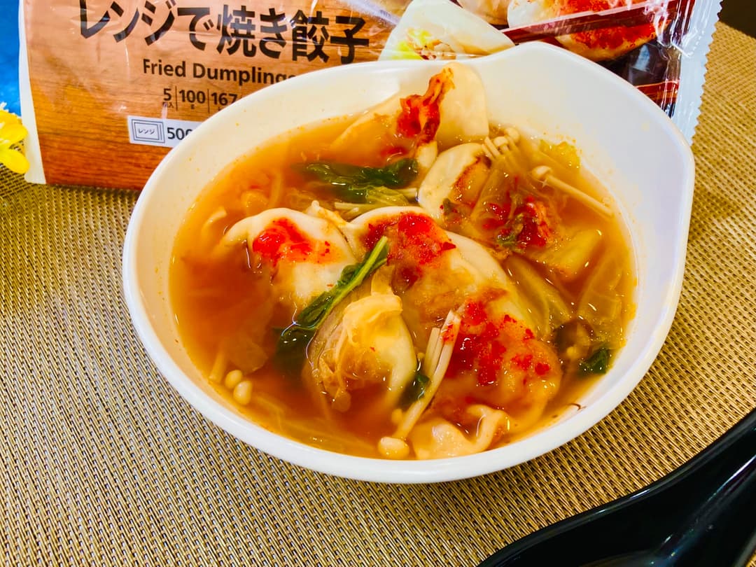 餃子のピリ辛キムチスープの完成写真