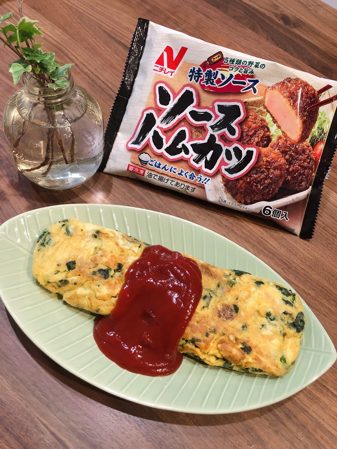 ソースハムカツのチーズオムレツの完成写真