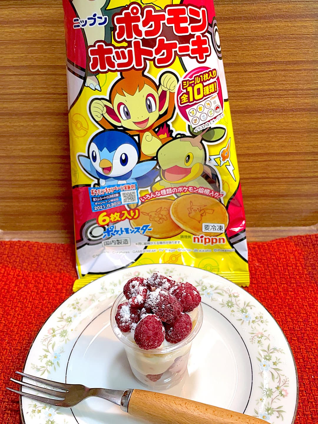 ホットケーキのラズベリーパフェの完成写真