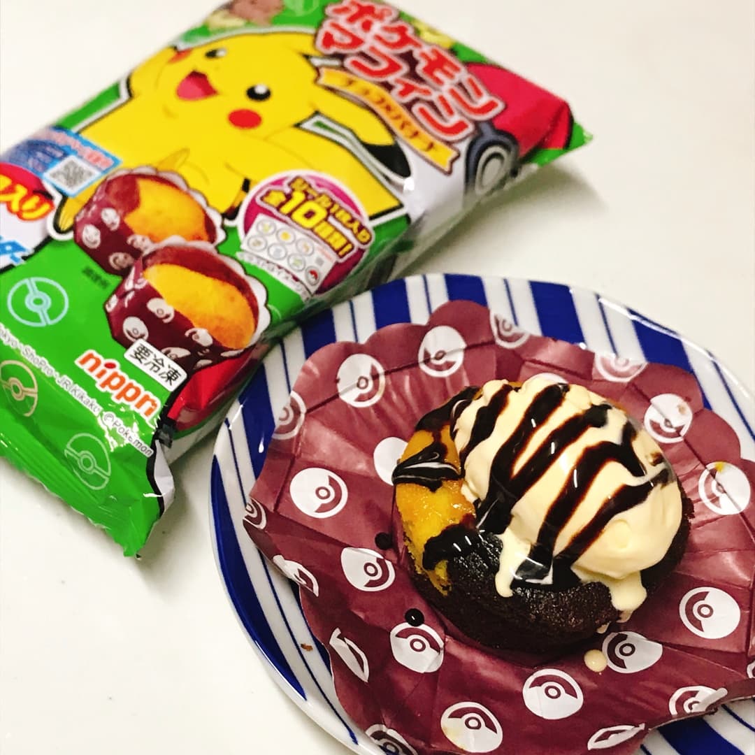 ポケモンバナナマフィンバニラアイス添えの完成写真