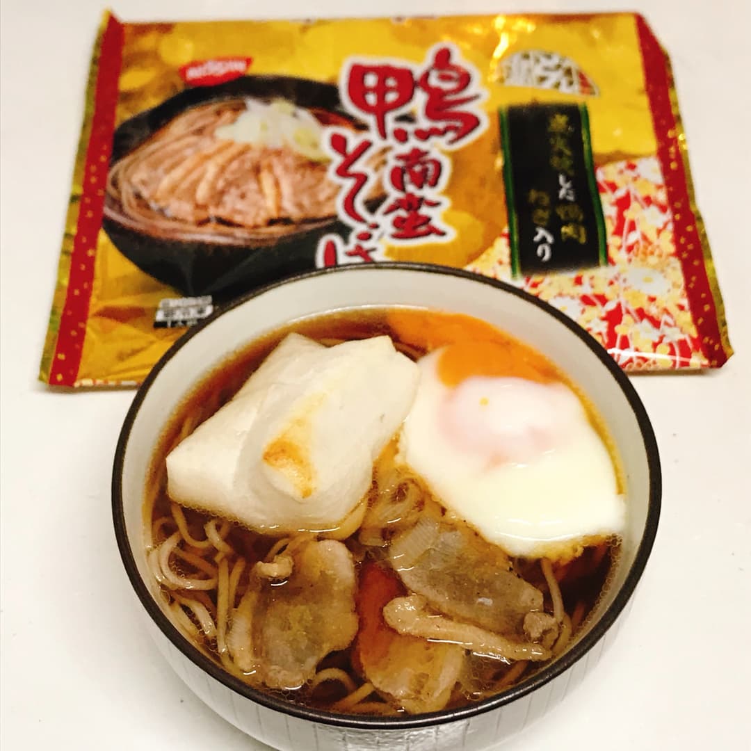 鴨南蛮の月見力そばの完成写真
