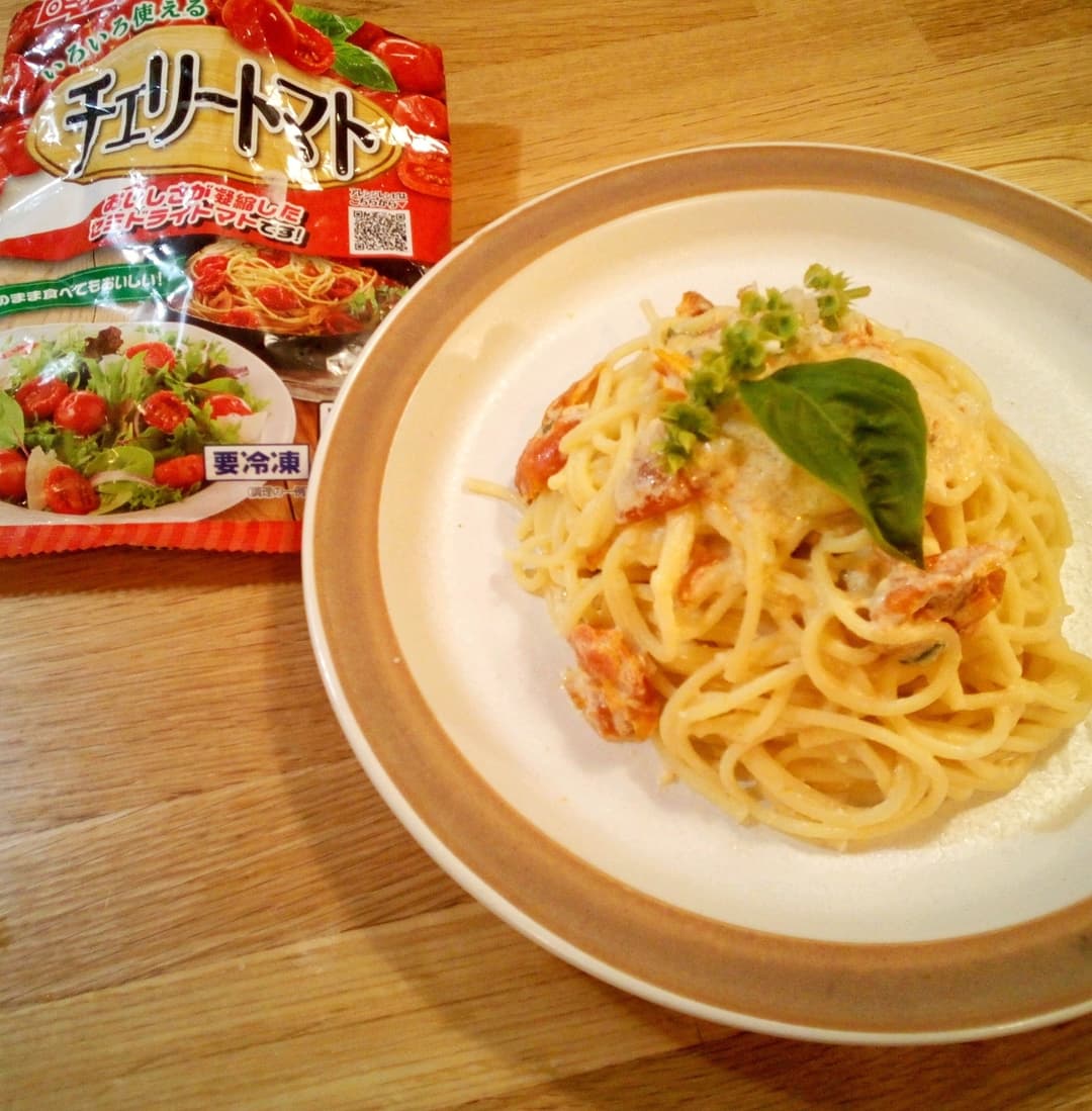 チェリートマトとバジルのクリームスパゲッティの完成写真