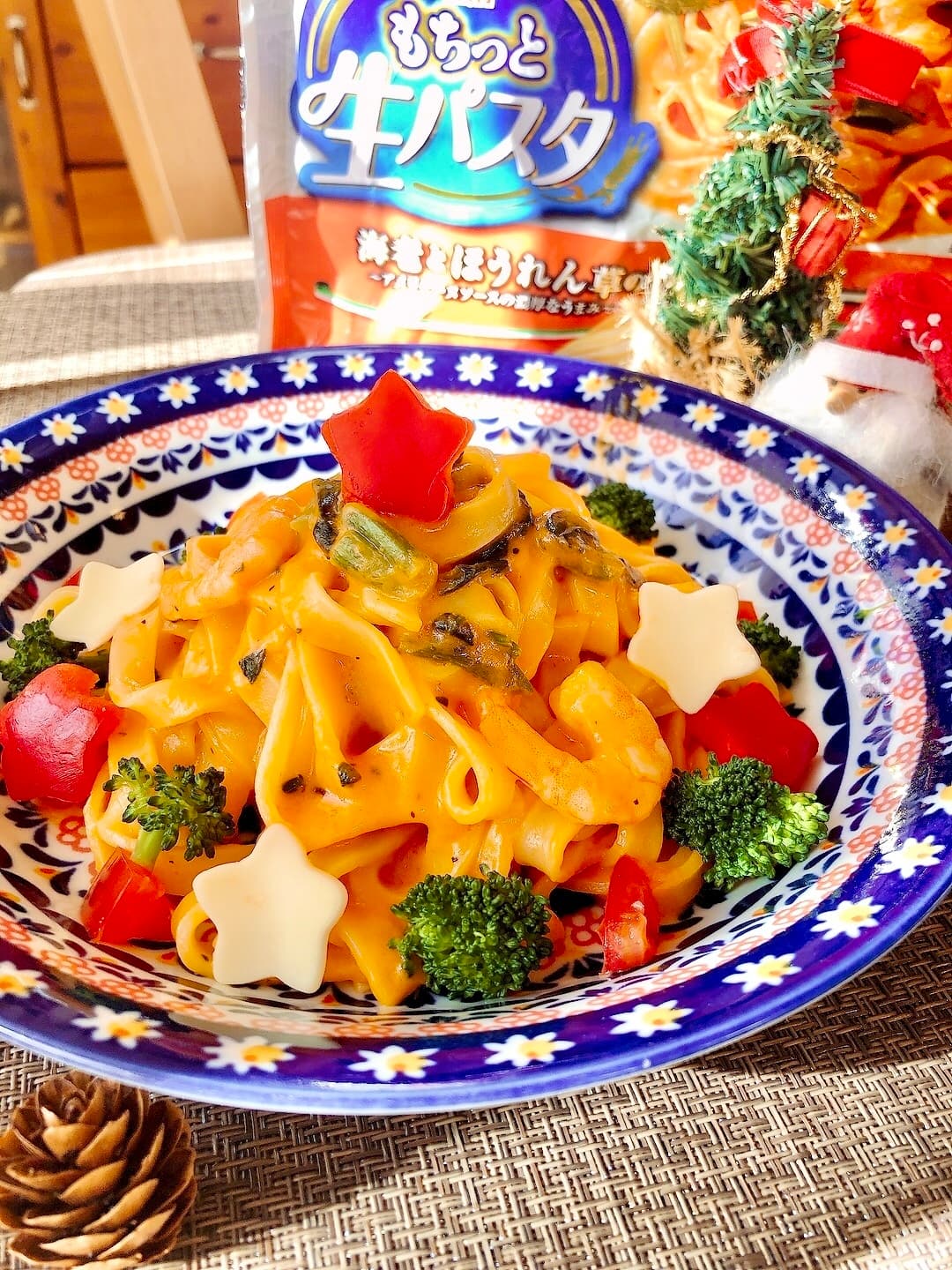 トマトクリームのツリー風パスタの完成写真