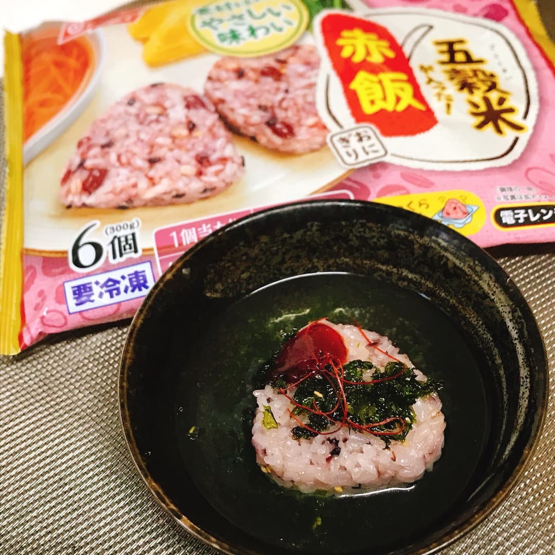 五穀米入り赤飯の旨辛茶漬けの完成写真