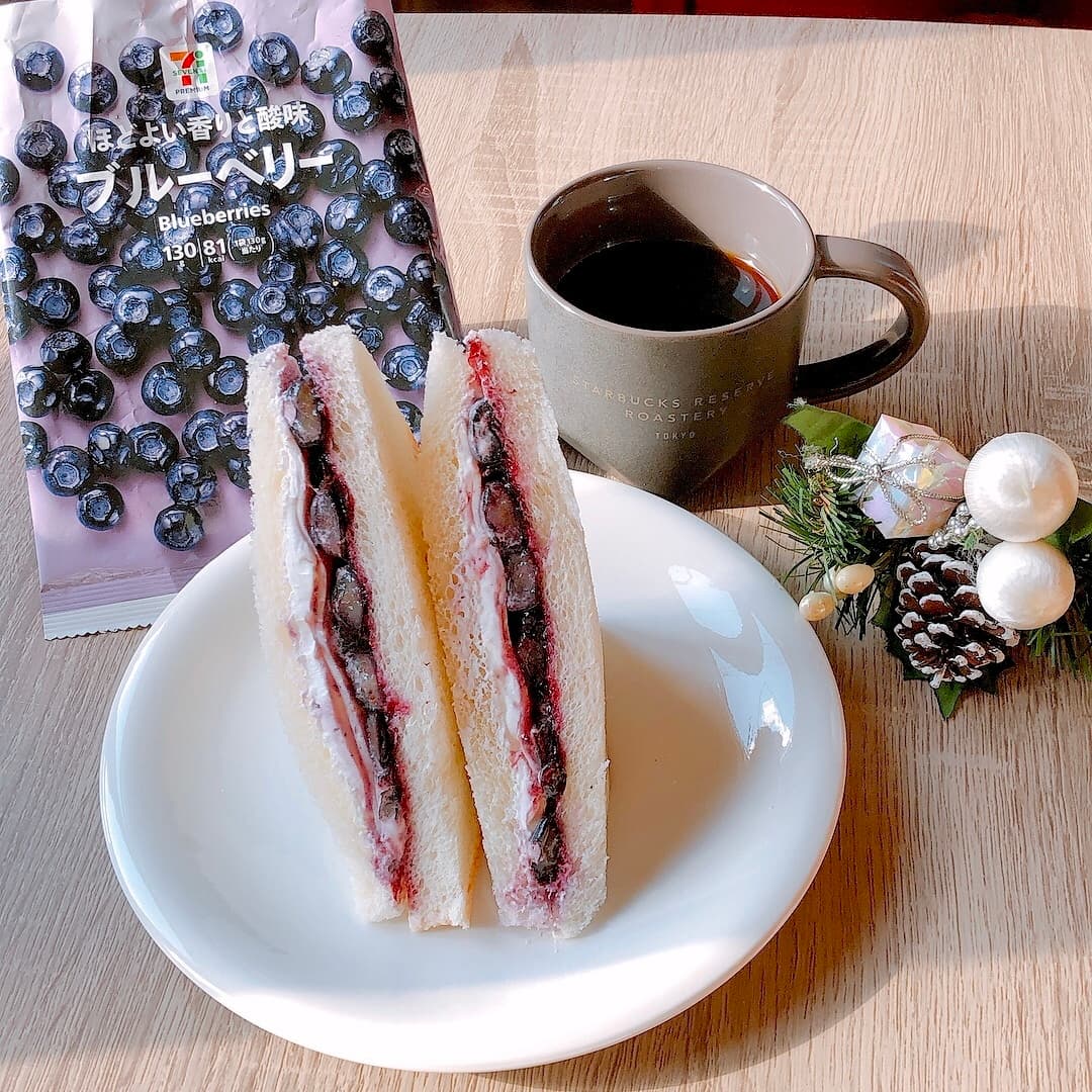 ブルーベリーのクリームサンドの完成写真