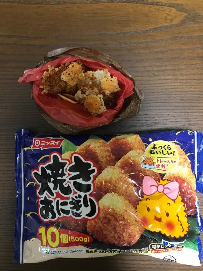 焼きおにぎりとチーズのカリポリチップスの完成写真