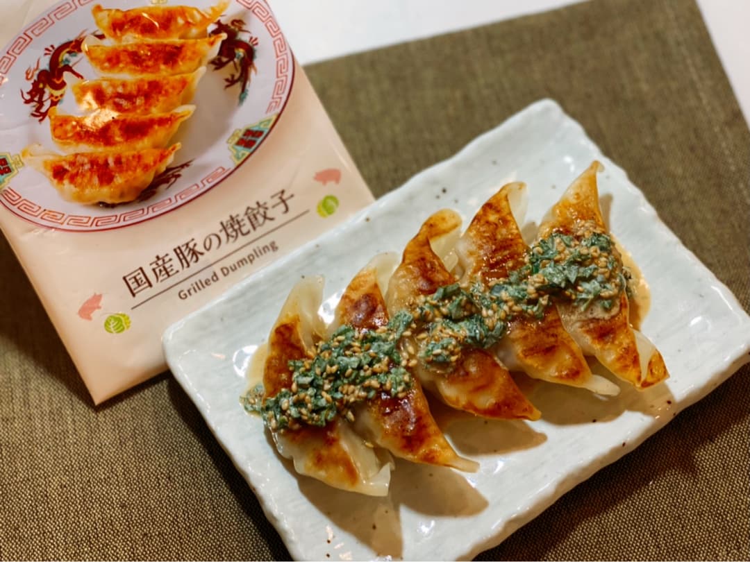 餃子のマヨポン大葉ソースがけの完成写真