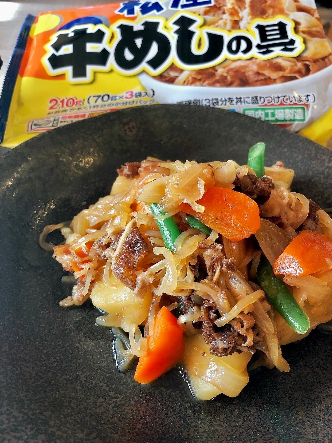 牛めしで肉じゃがの完成写真