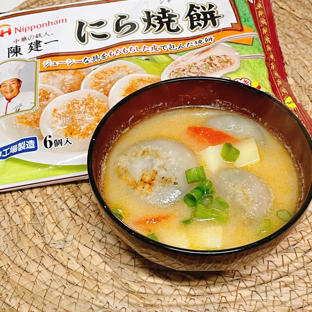 にら焼餅とじゃがいものお味噌汁の完成写真