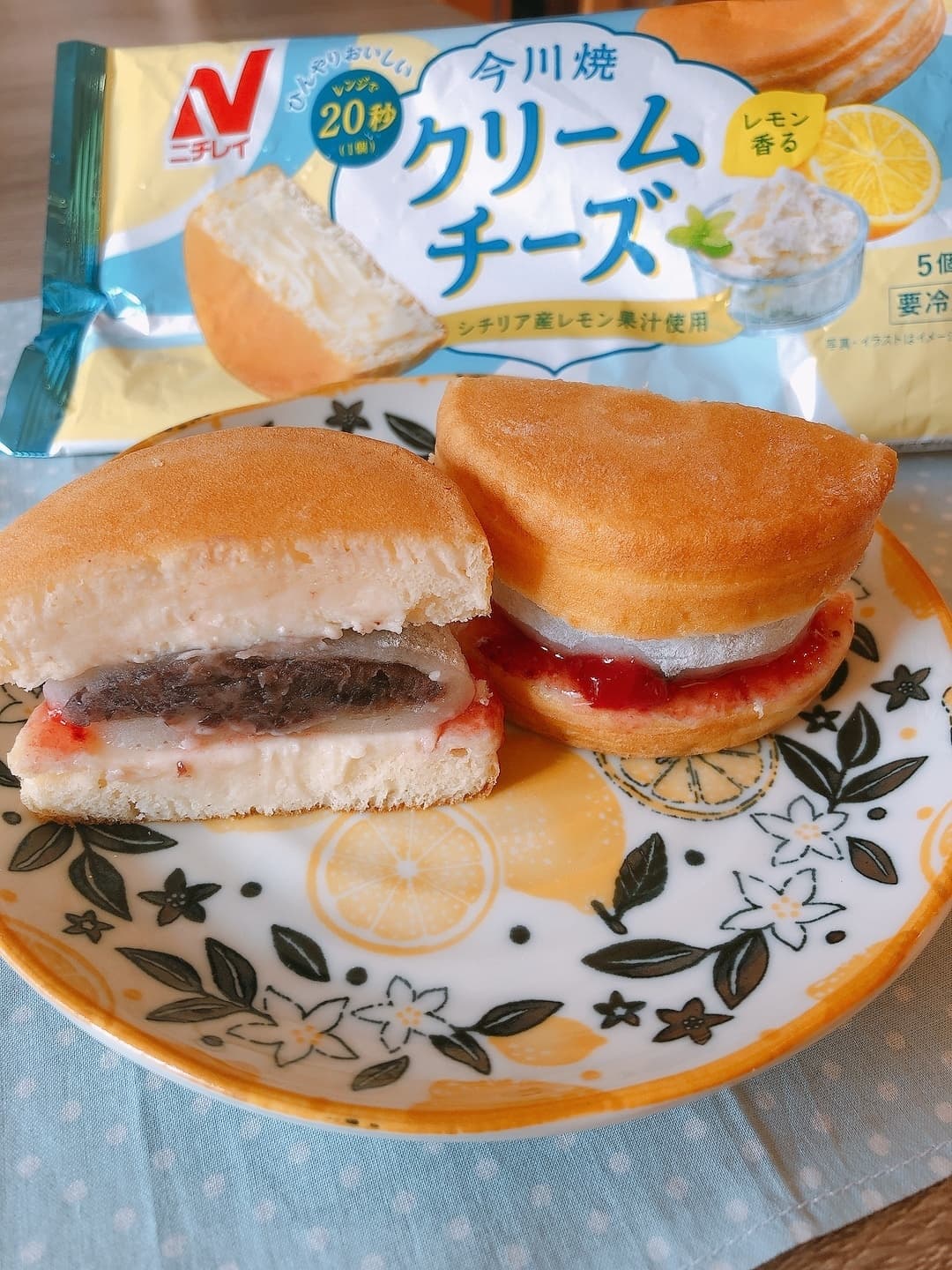 大福とベリーソースの今川焼の完成写真