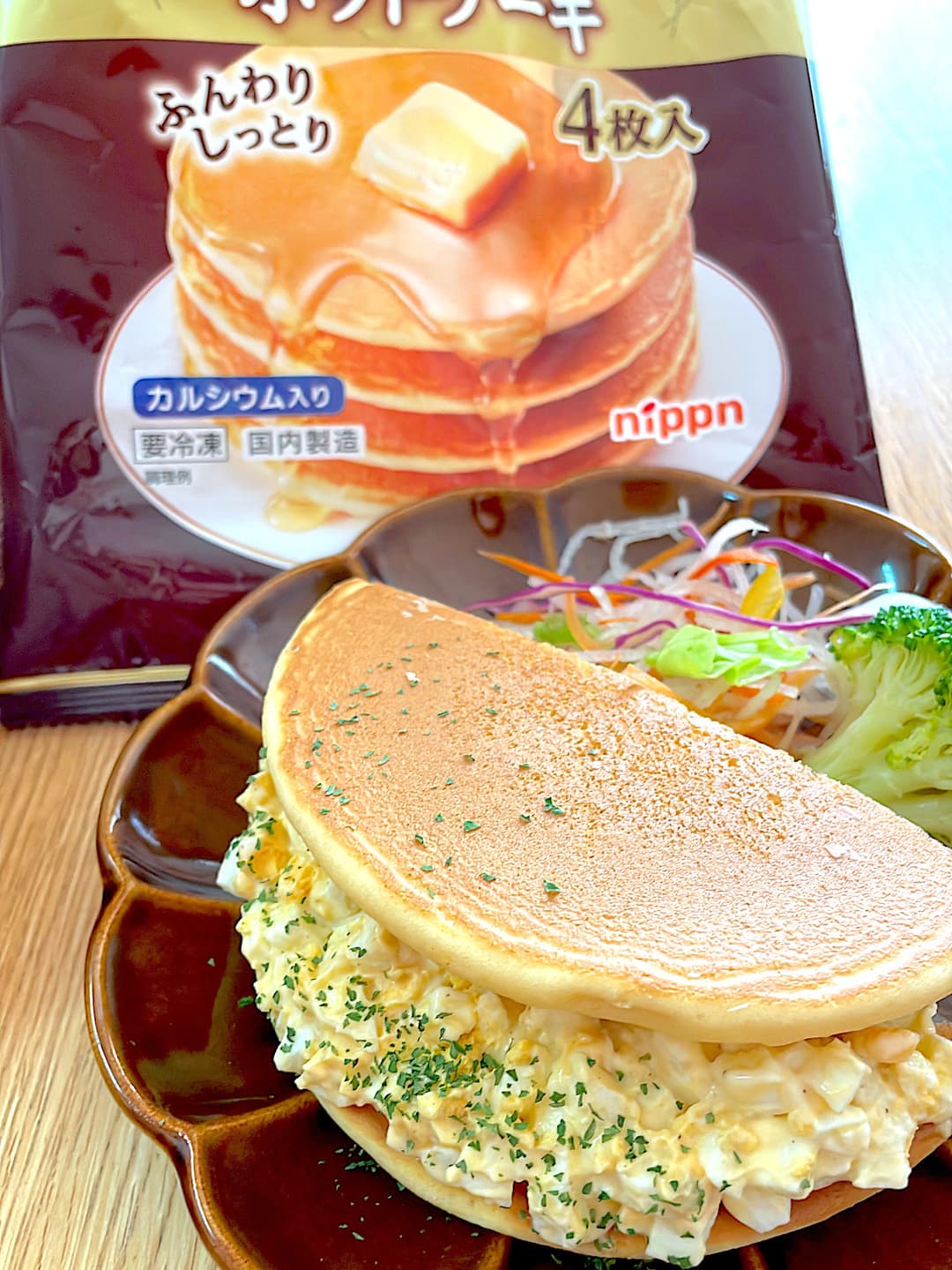 ホットケーキの特大卵サンドの完成写真