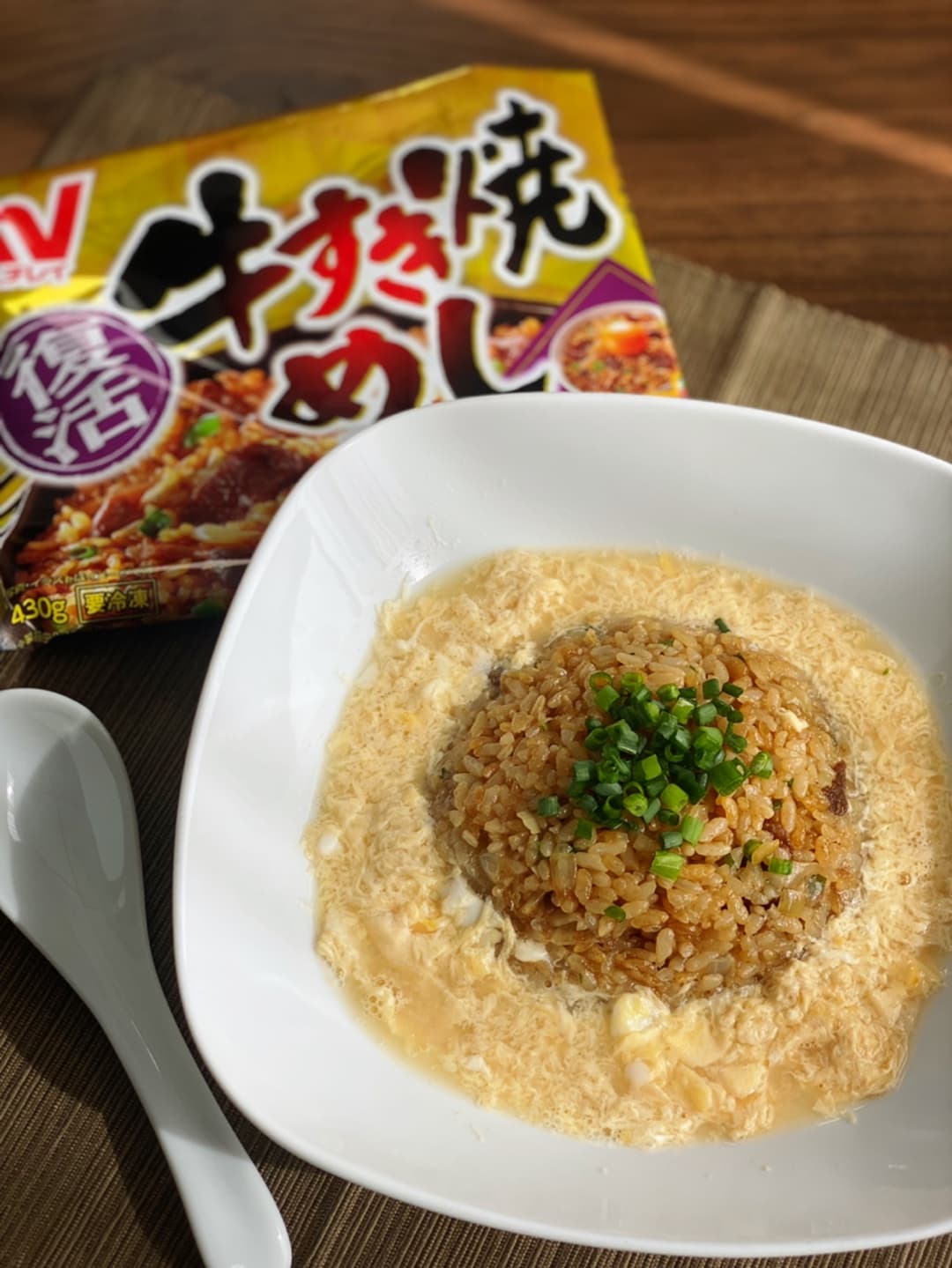 スープで食べる牛すき焼きめしの完成写真