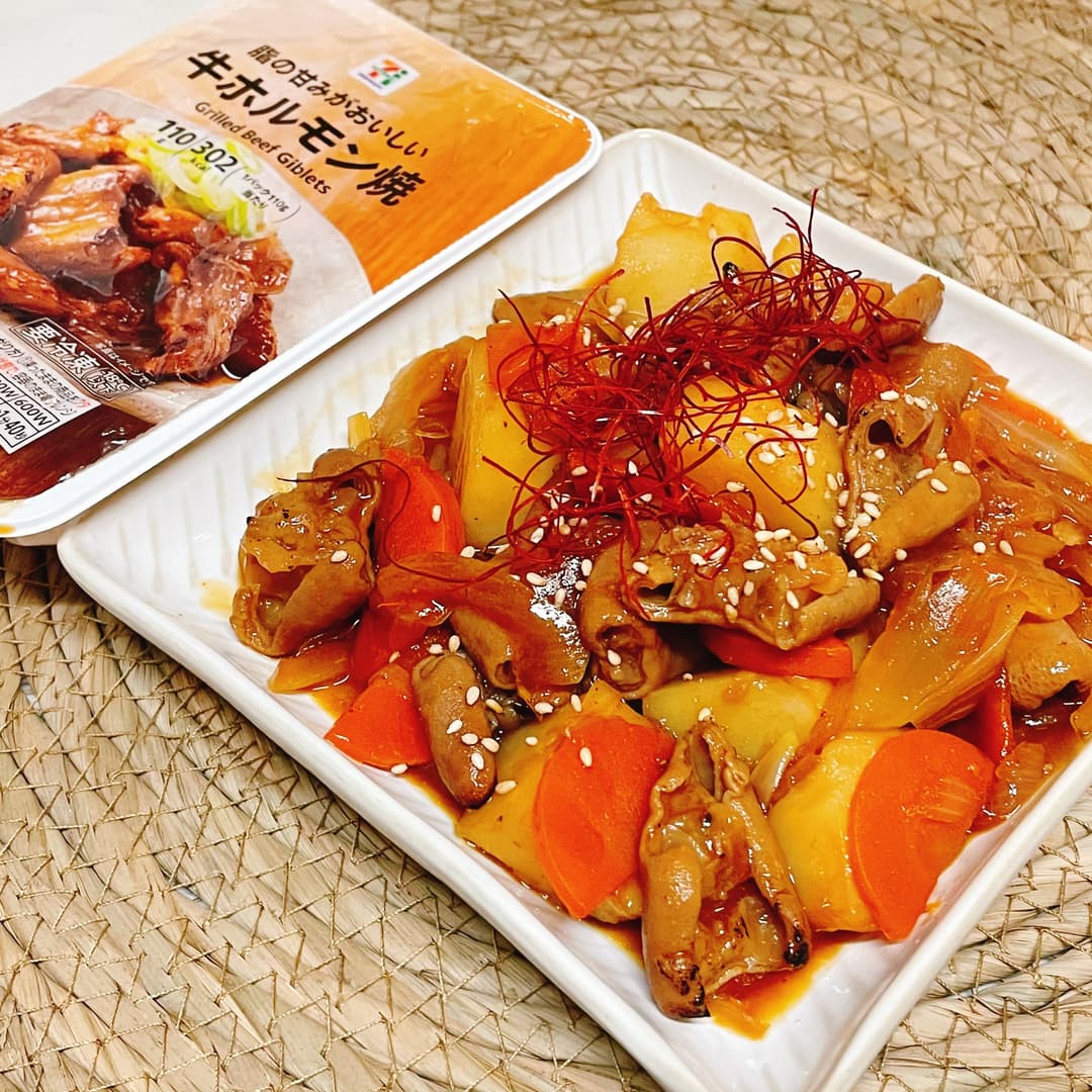 牛ホルモンの韓国風肉じゃがの完成写真