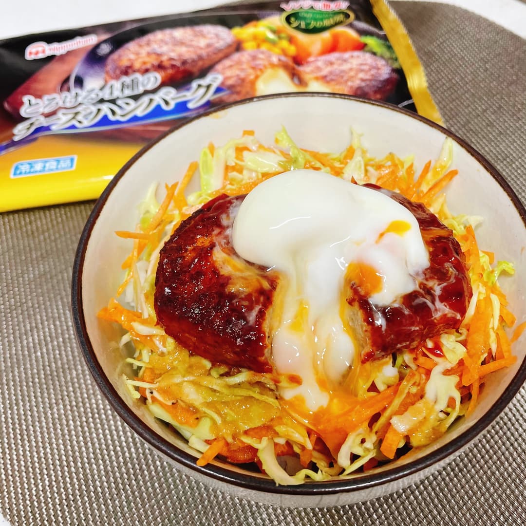 温玉のせチーズハンバーグ丼の完成写真