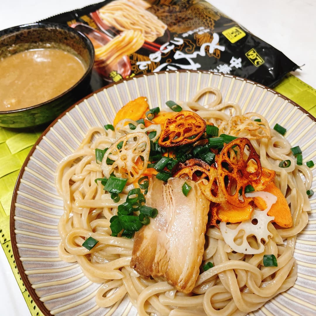 とみ田つけめん揚げ野菜添えの完成写真