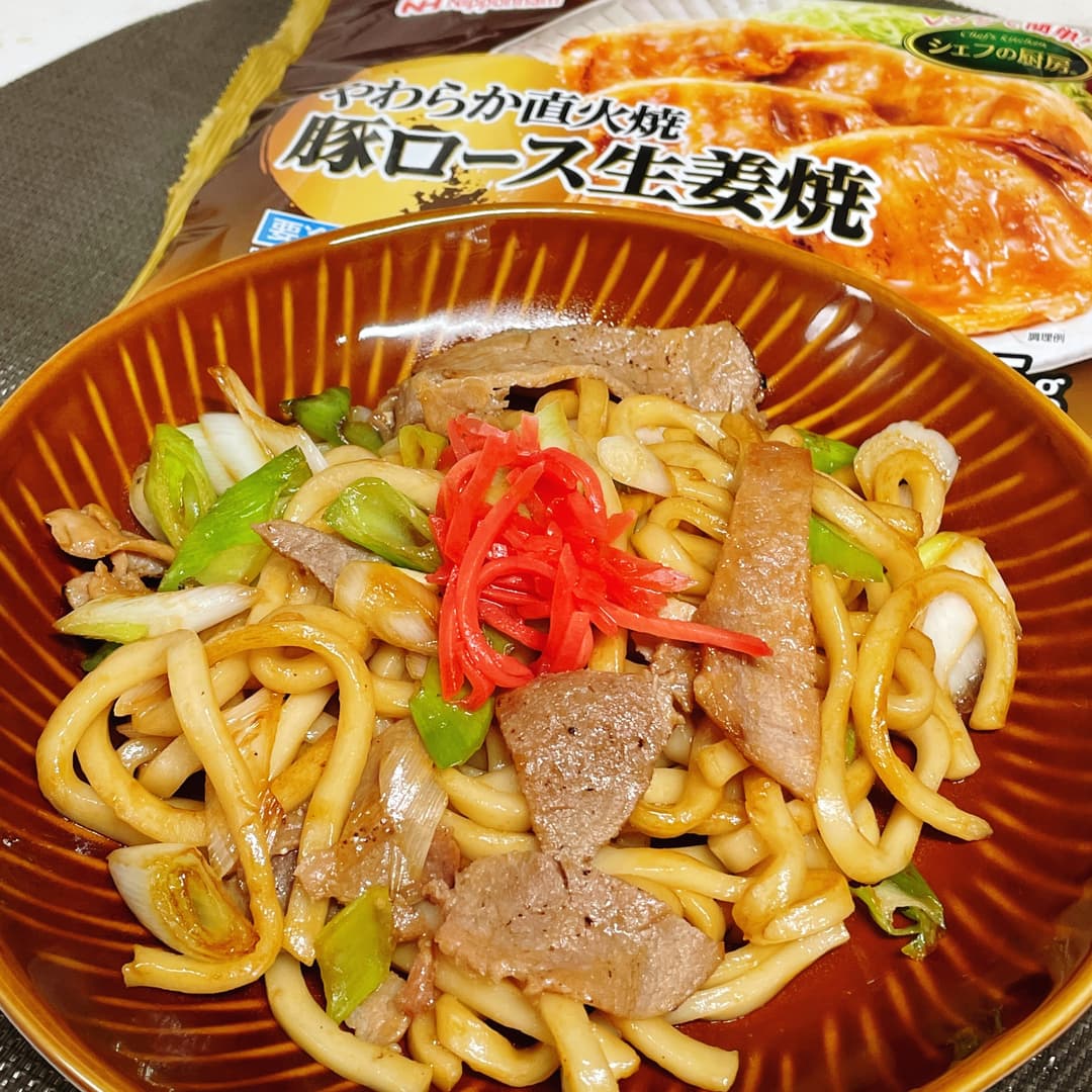 豚ロース生姜焼の旨焼うどんの完成写真