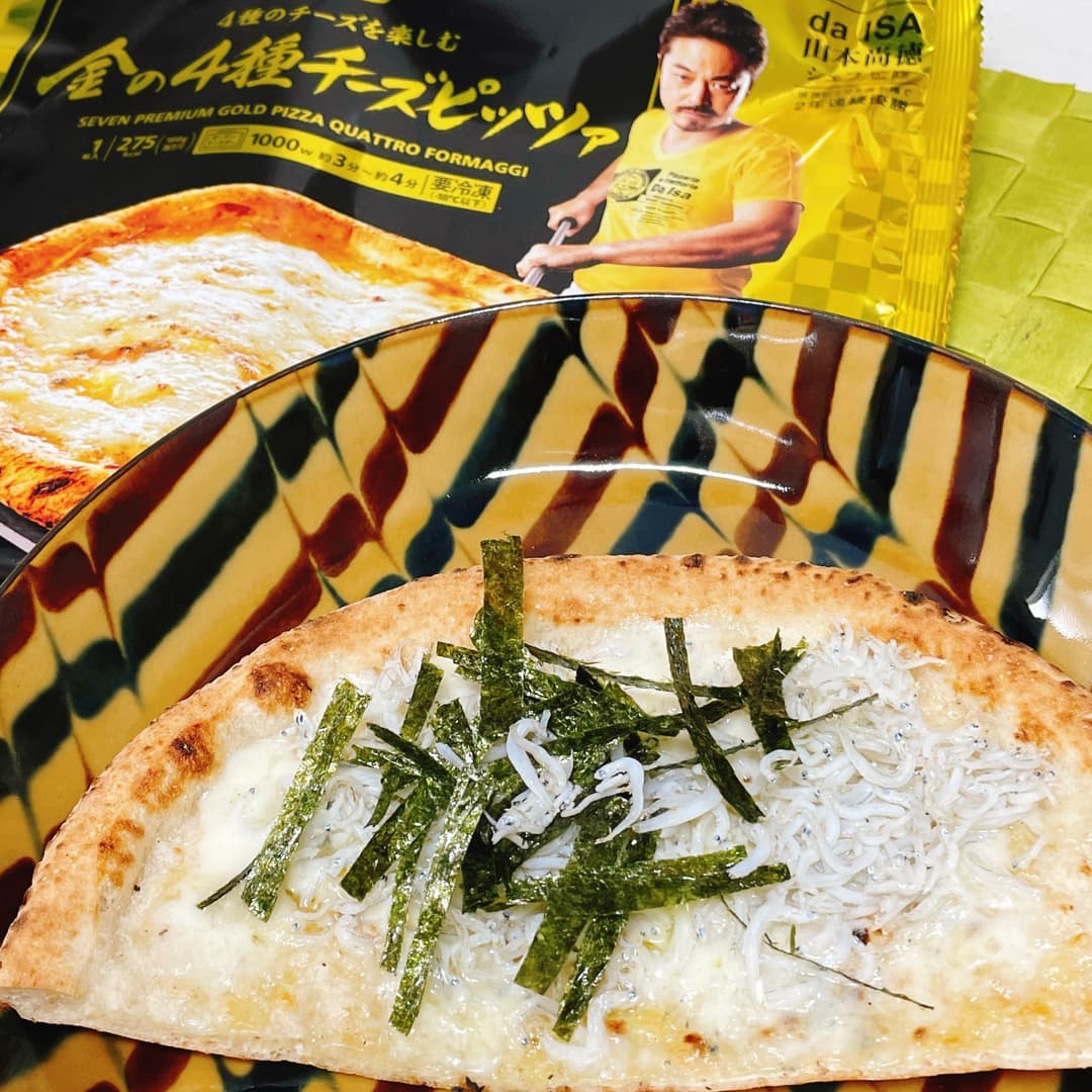 金の4種チーズしらすピッツァの完成写真