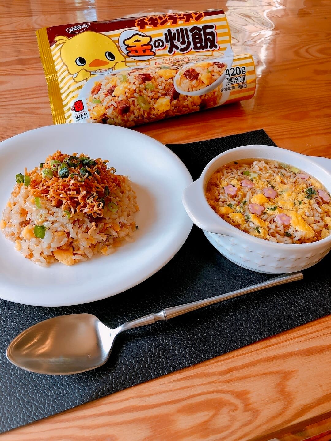 金の炒飯ザクザクチキンラーメンのせの完成写真