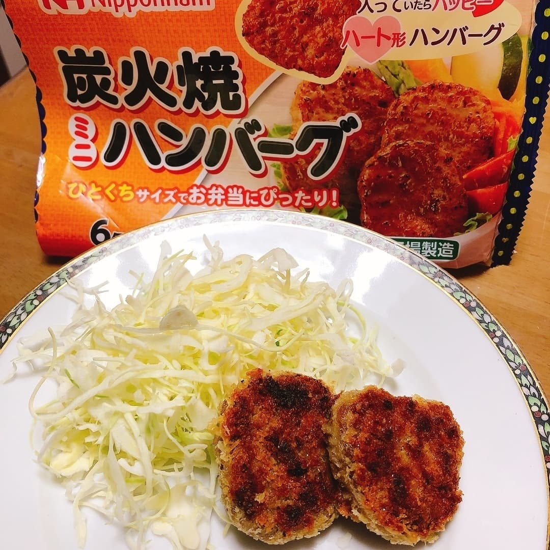 ハンバーグでメンチカツの完成写真