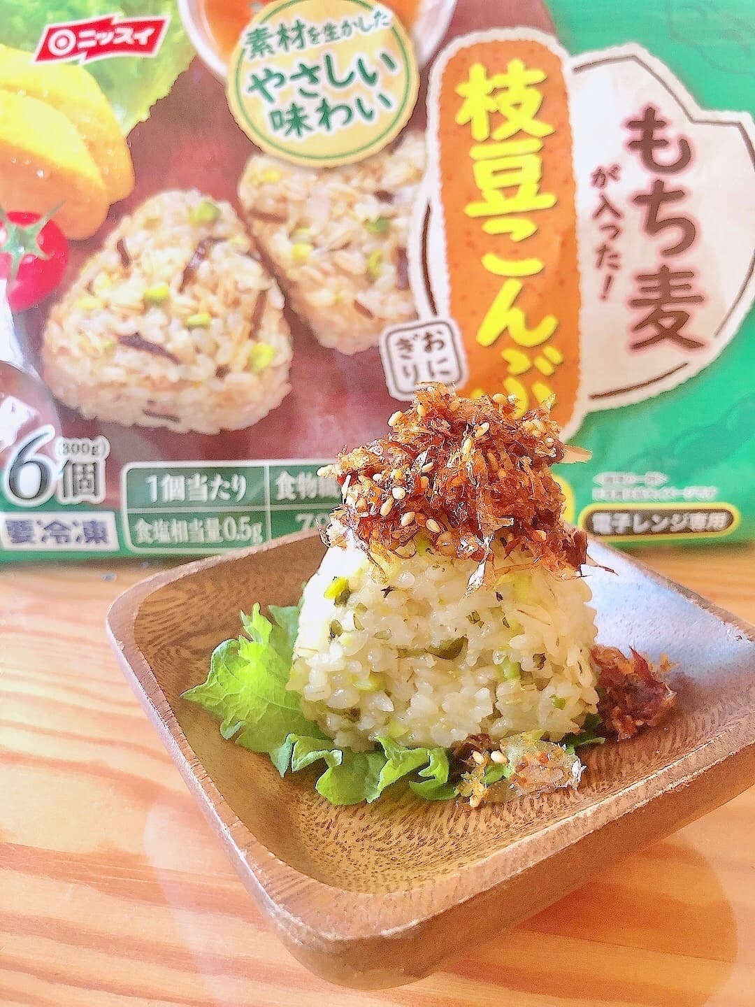 枝豆おにぎりのカツオ帽子のっけの完成写真
