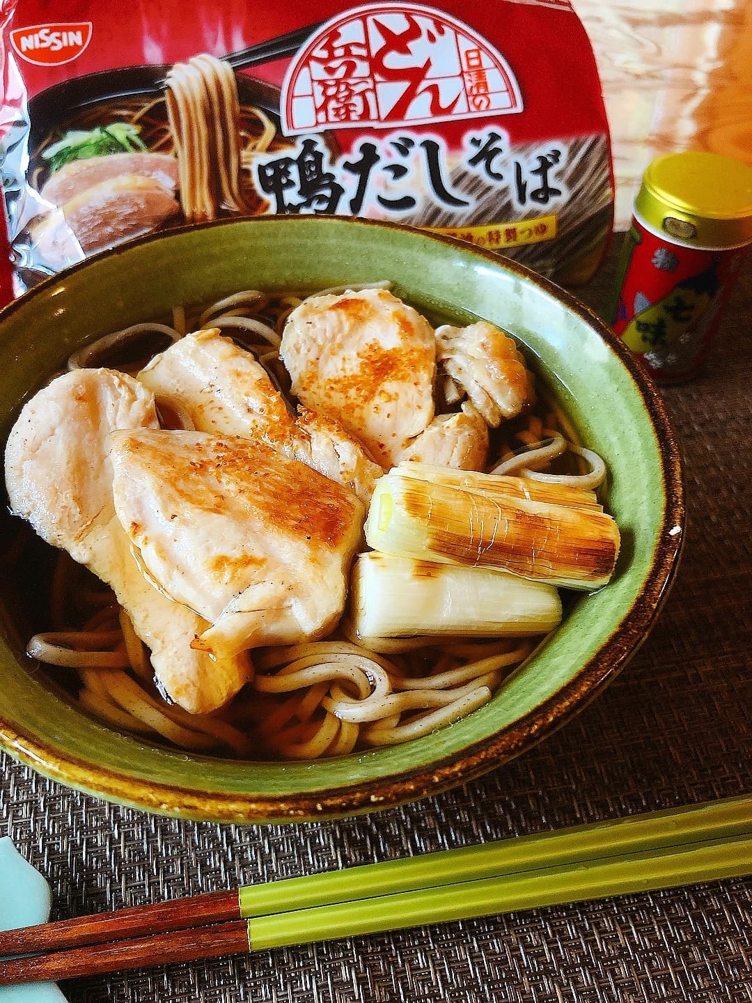 鶏肉で鴨南蛮そばの完成写真