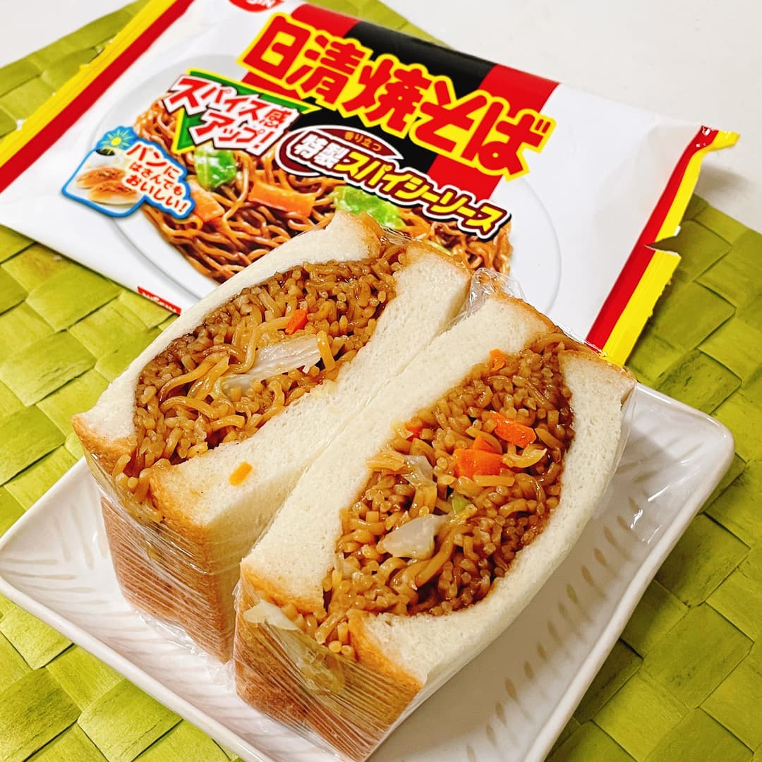 どっしり日清焼そばサンドの完成写真