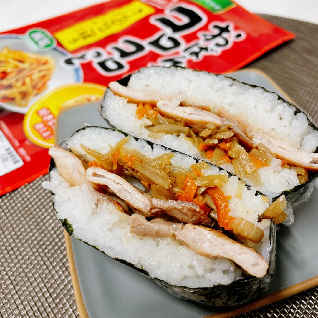 きんぴらと豚焼き肉のおにぎらずの完成写真