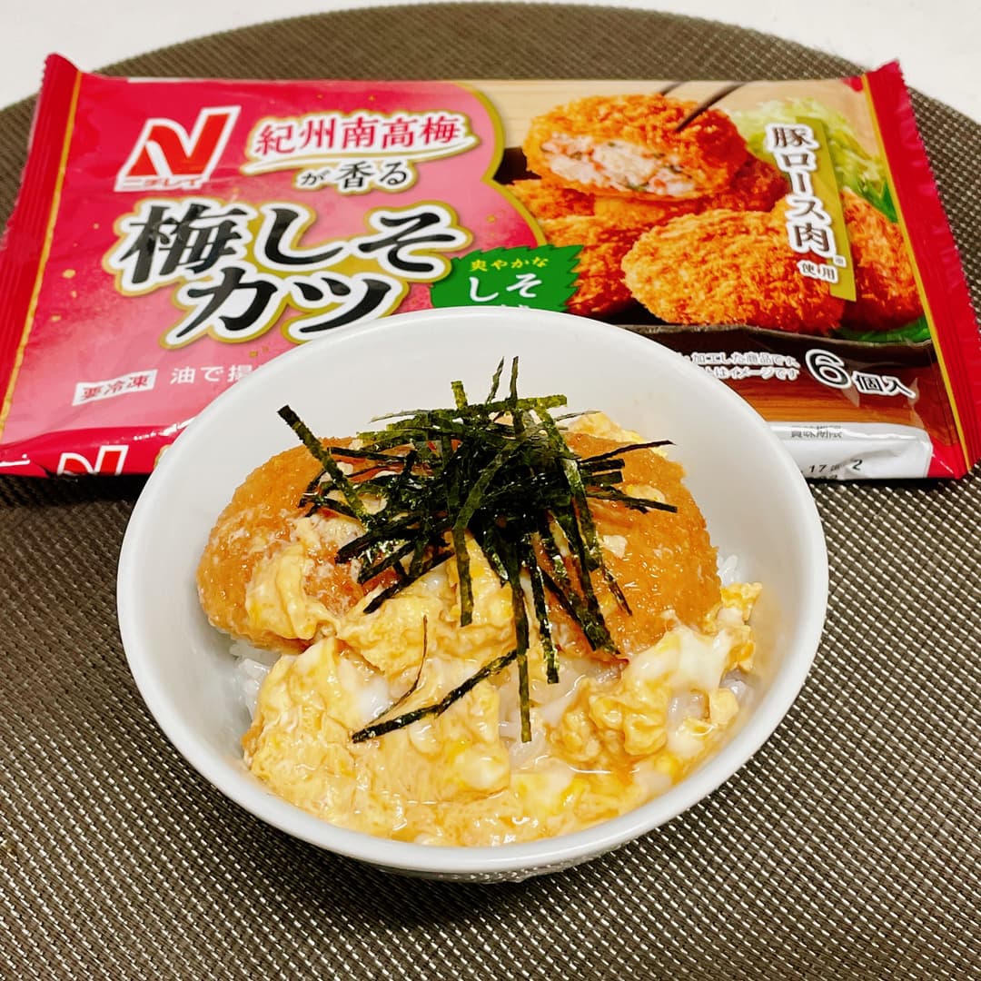 梅しそカツ丼の完成写真