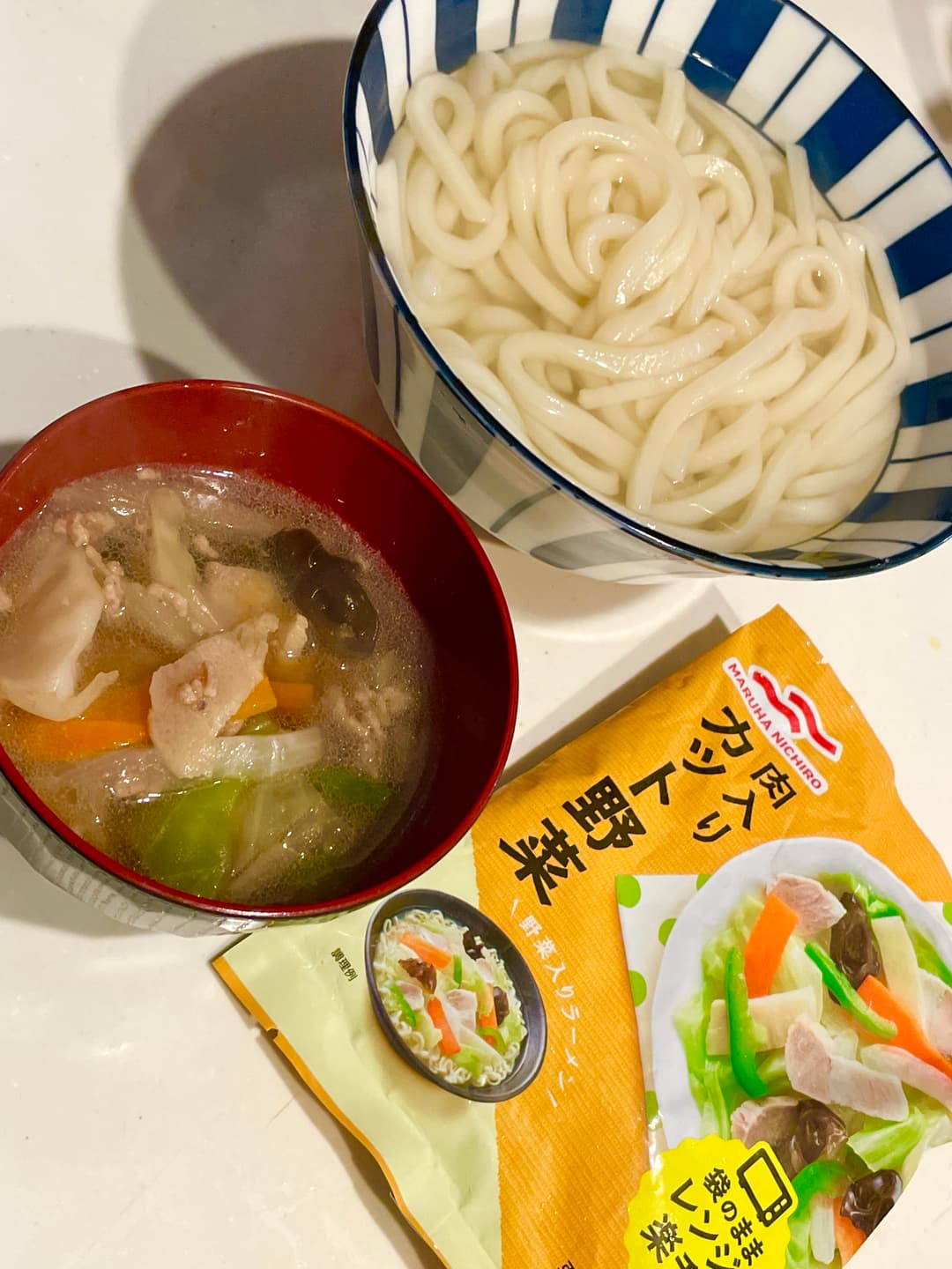 釜揚げうどん肉入り野菜つけ汁の完成写真