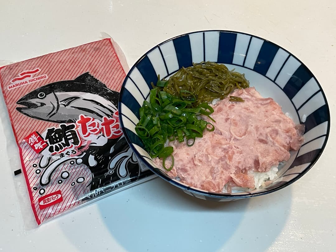 マグロのたたきめかぶ丼の完成写真