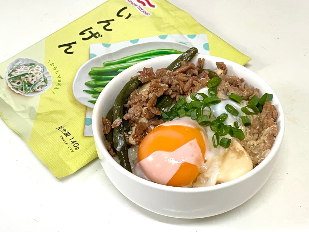 いんげんと肉そぼろ丼の完成写真