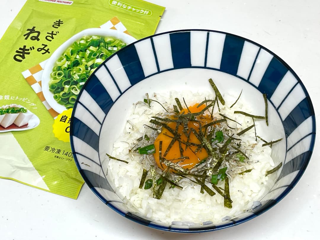 煎りしらすときざみねぎの卵かけご飯の完成写真