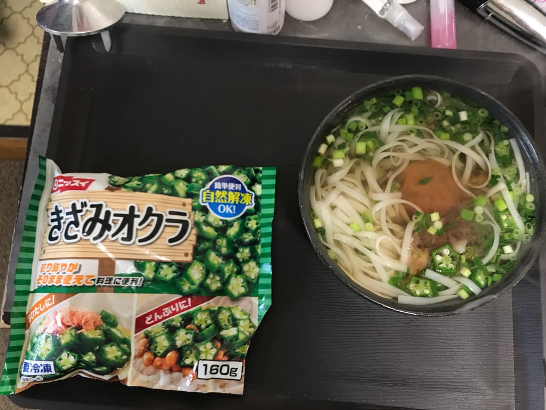 夜食のオクラ梅うどん 50kcalの完成写真