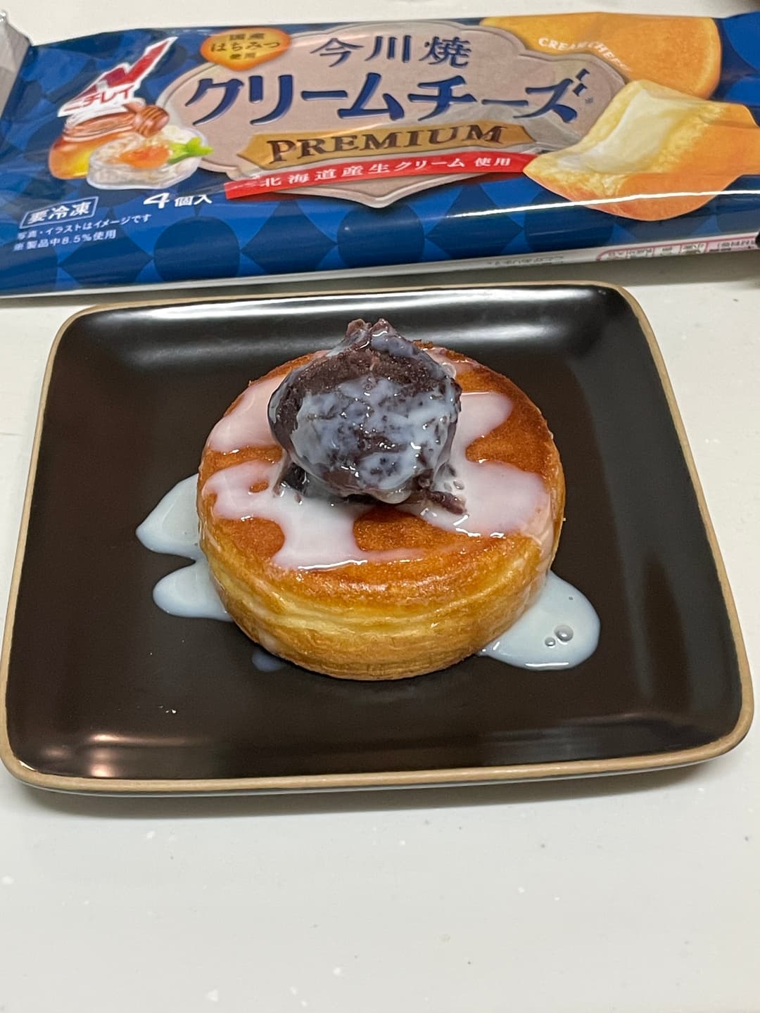 今川焼クリームチーズのバター焼き粒あん練乳がけの完成写真