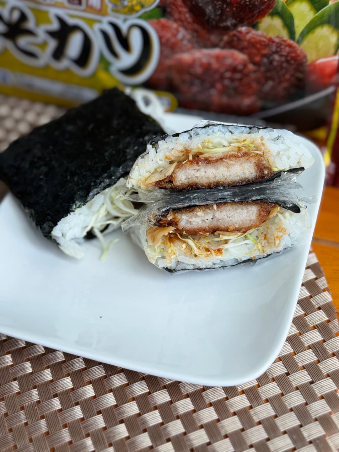 みそカツおにぎらずの完成写真