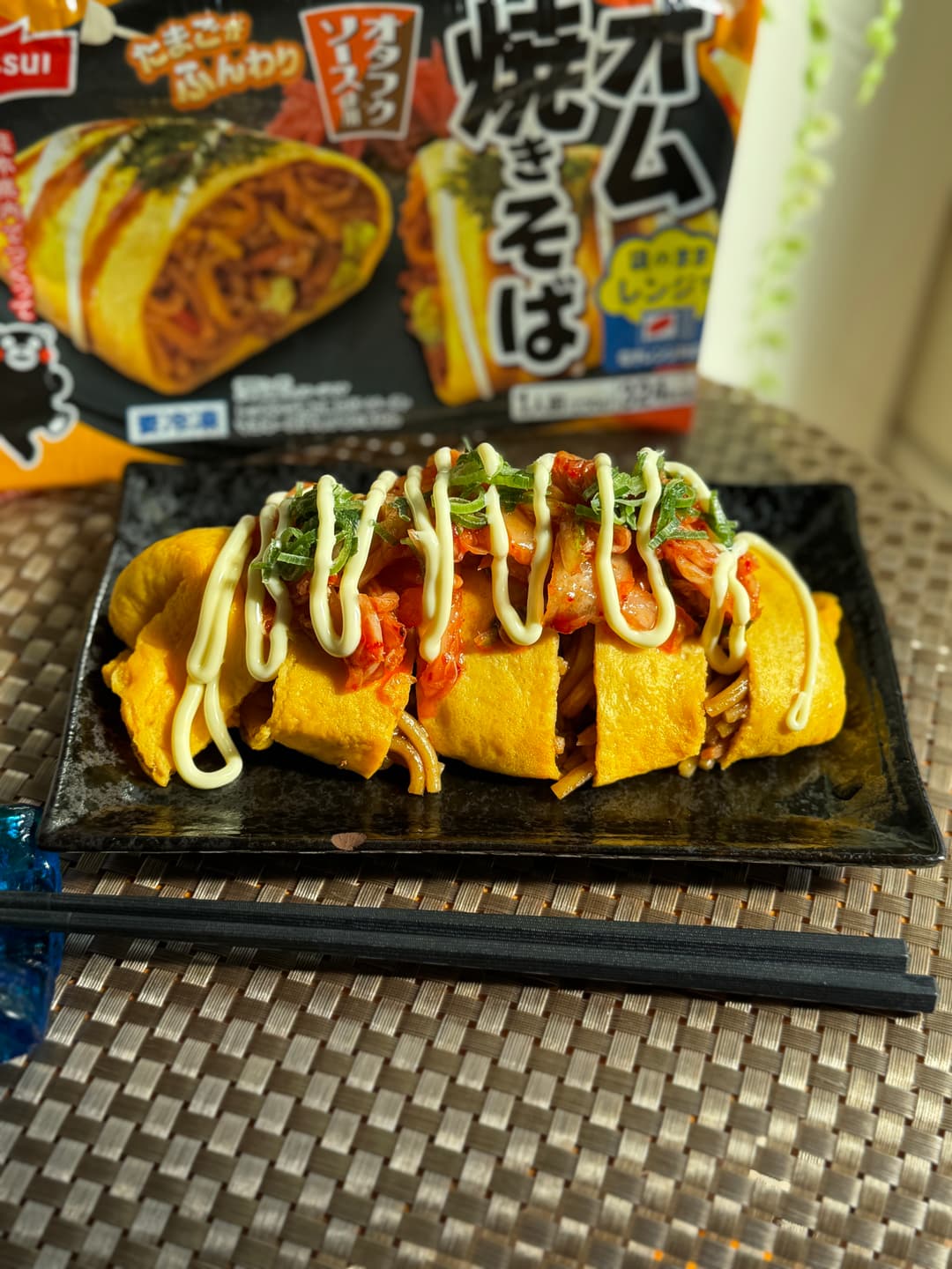 キムチのせオム焼きそばの完成写真