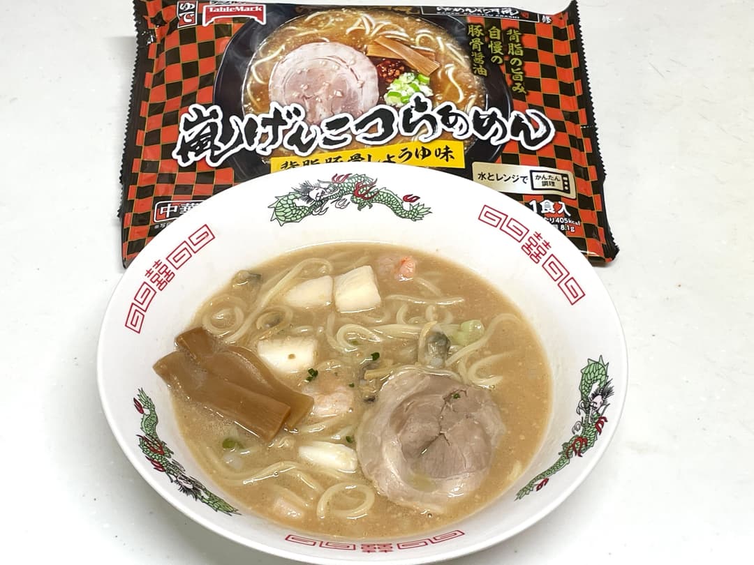 嵐げんこつらあめん　海鮮背脂とんこつしょうゆ味の完成写真