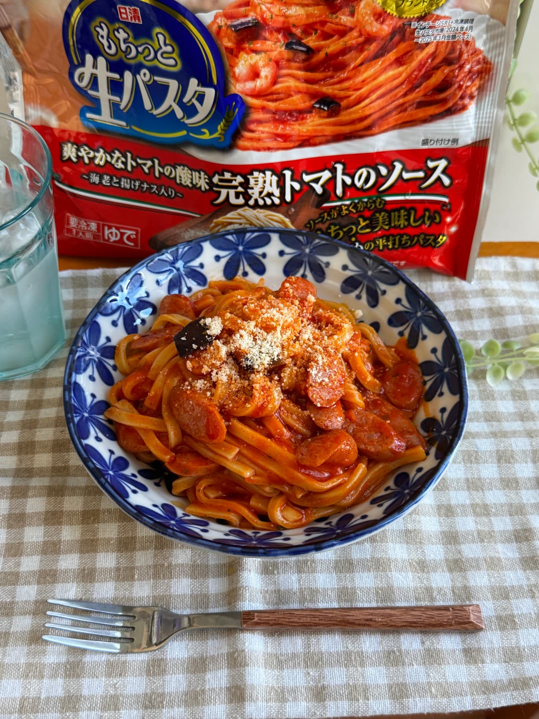 ウインナー入りトマトソースパスタの完成写真