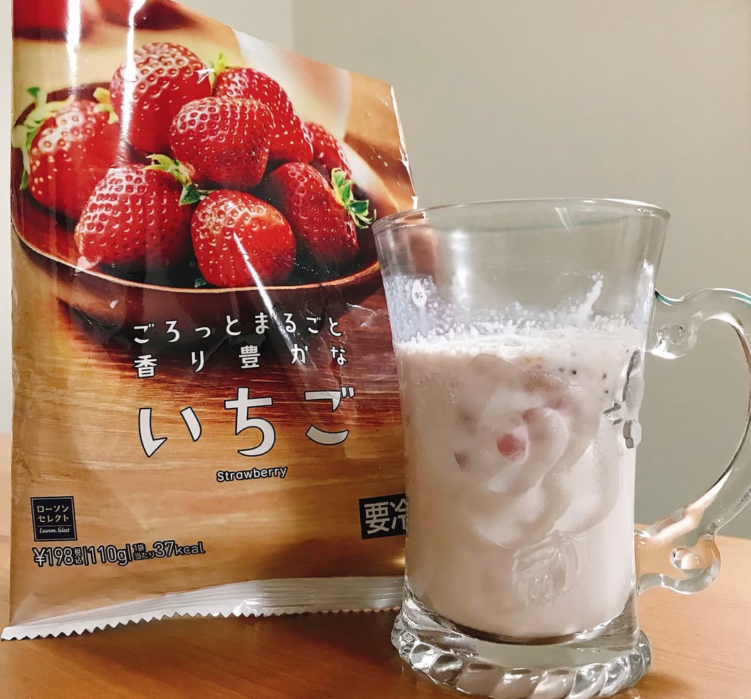 LAWSON 練乳いちごオレの完成写真