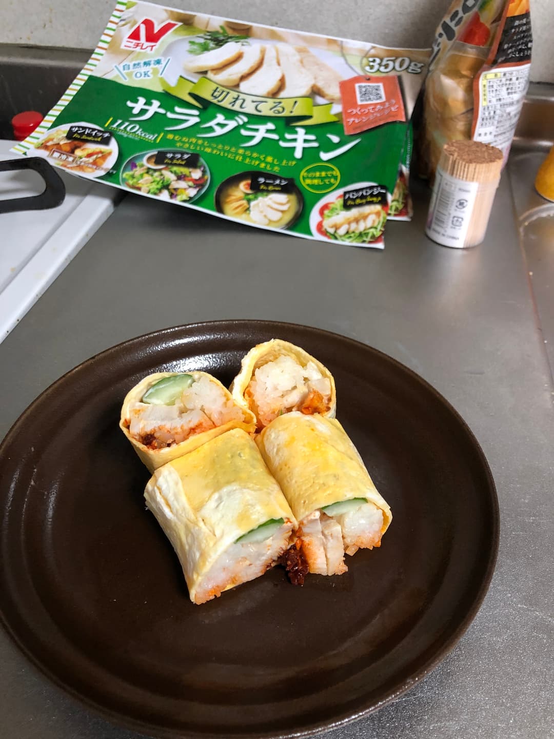 チキンの卵ロールすしの完成写真