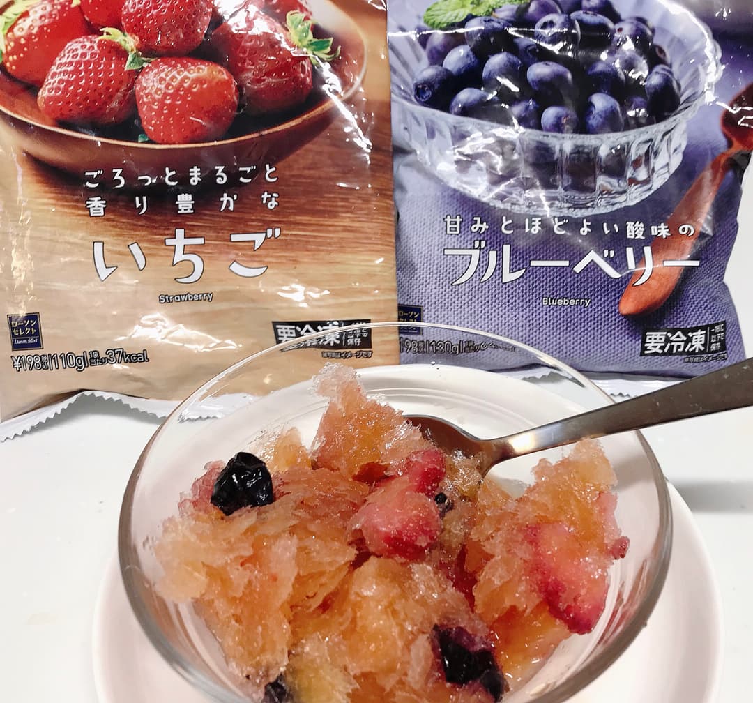 LAWSON いちごとブルーベリーのソルベの完成写真