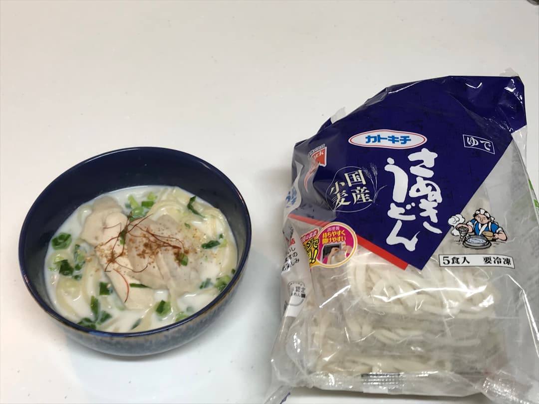 五香粉の牛乳うどんの完成写真