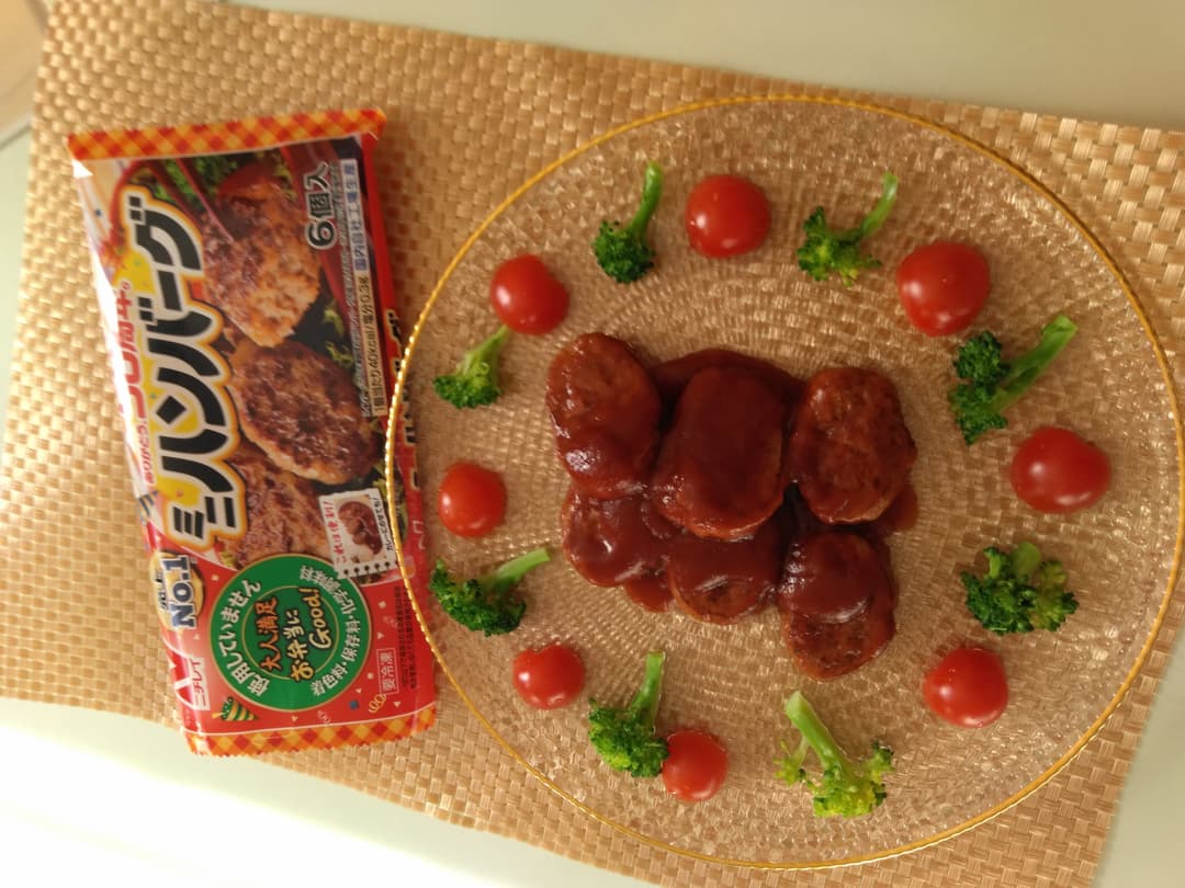 リコピンたっぷり簡単煮込みハンバーグの完成写真