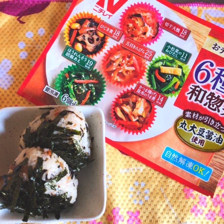 昆布うま煮と塩昆布と刻み海苔の海藻増し増しおむすびの完成写真