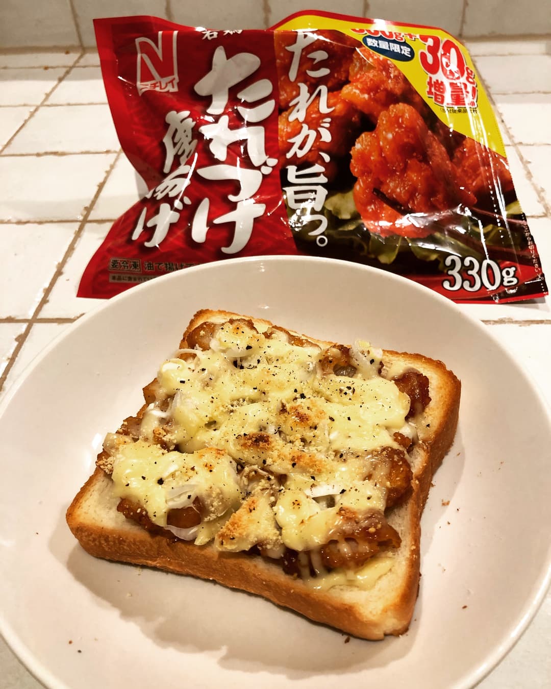 たれ唐揚げのマヨチーズトーストの完成写真