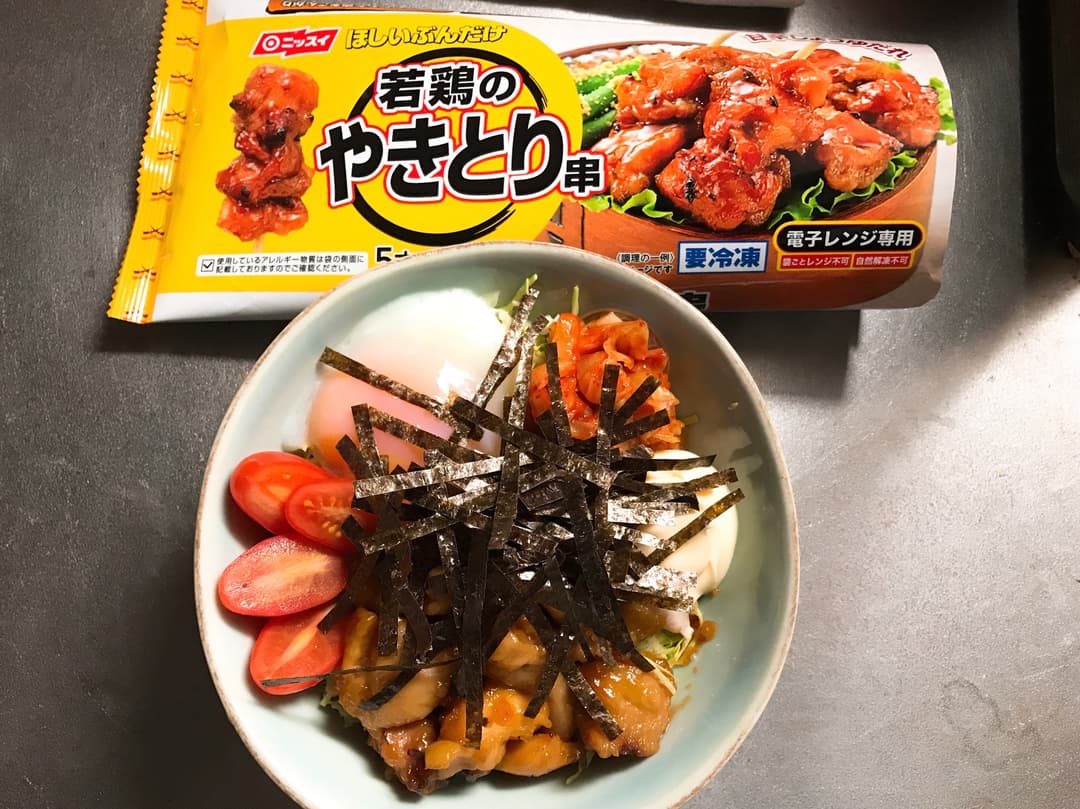 キムチ焼とり丼 とろ〜り温玉添えの完成写真